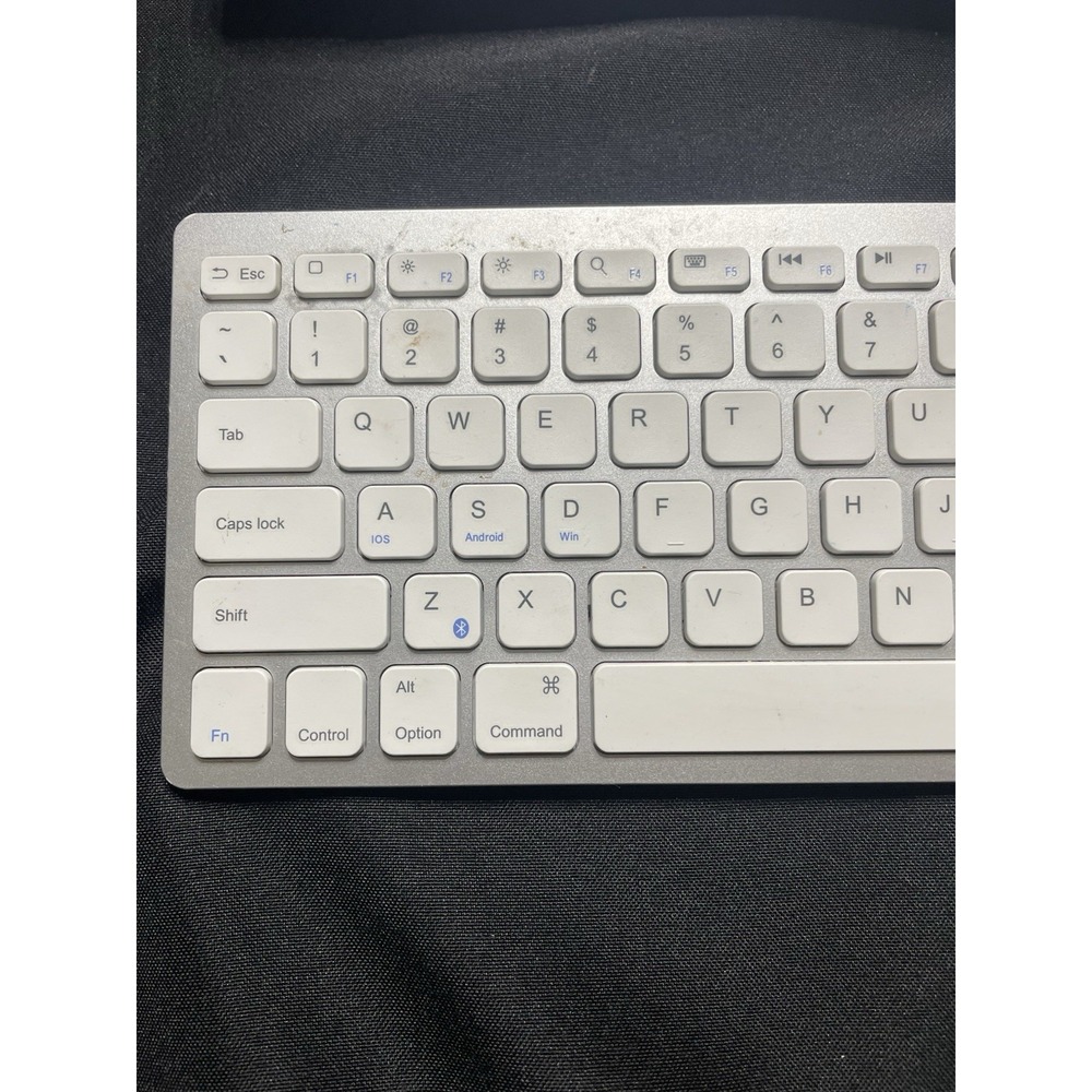 Anker Ultra-Compact Bluetooth Keyboard A7726 iOS Android Windows Silver - Picture 2 of 7